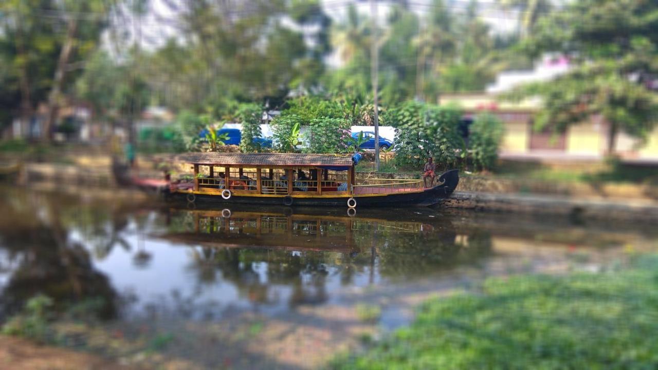 Marari Sabari * Mararikulam